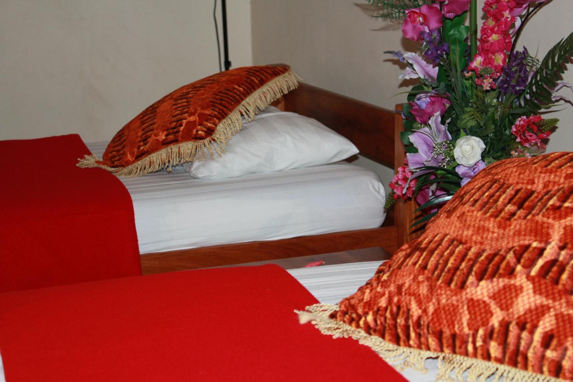 Pacific Paradise Motel Port Vila Exterior photo