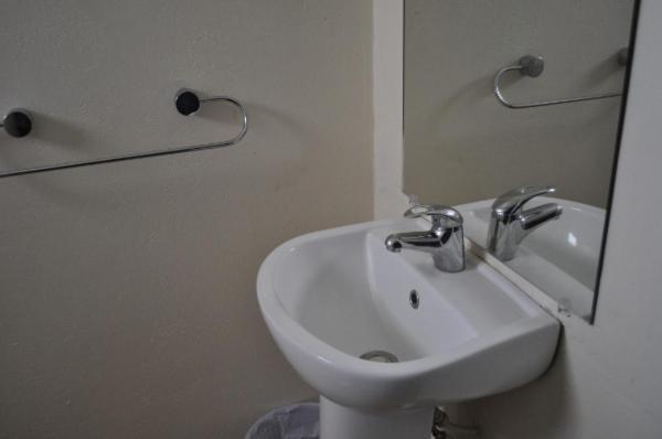 Pacific Paradise Motel Port Vila Room photo