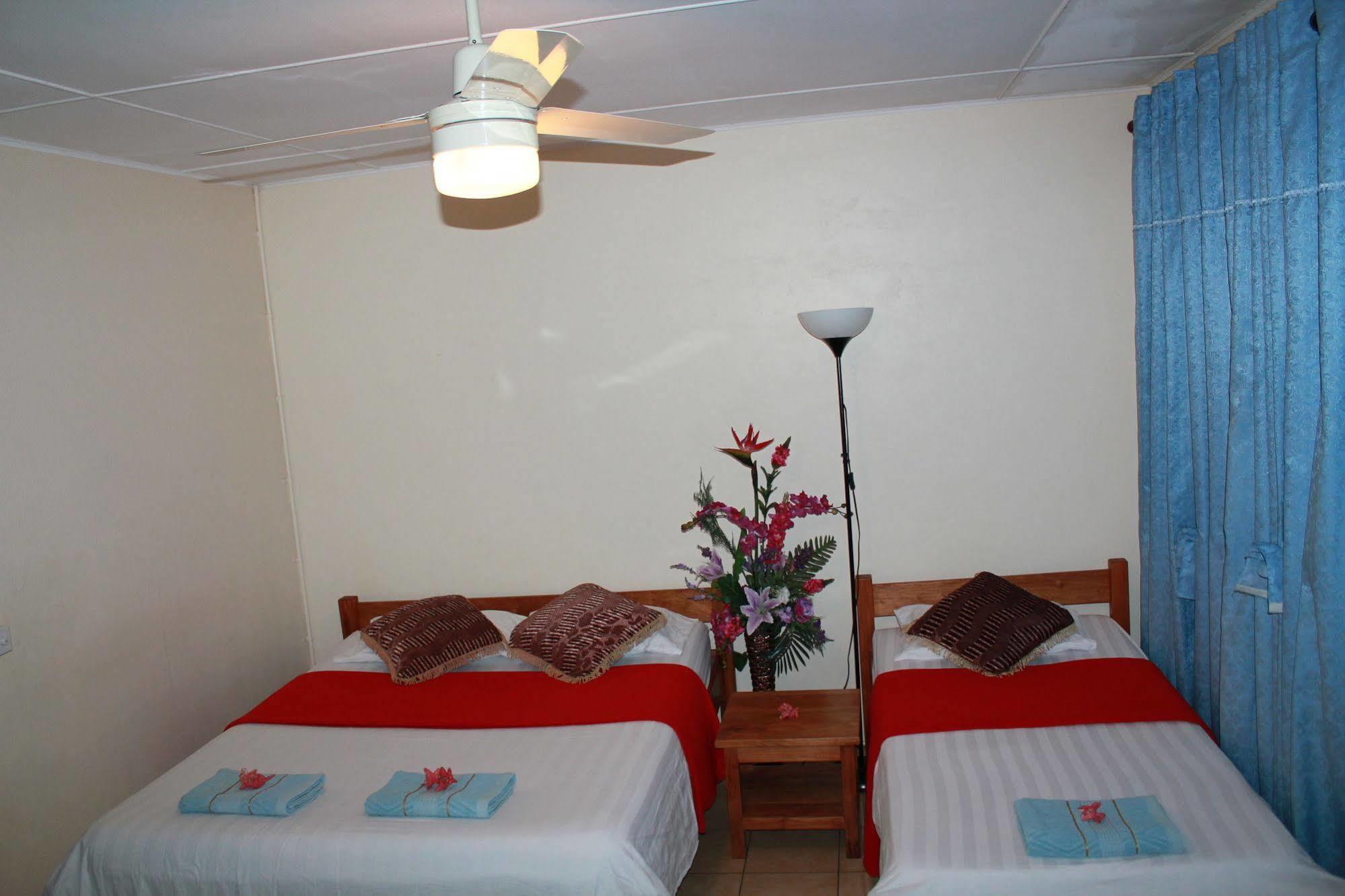 Pacific Paradise Motel Port Vila Exterior photo