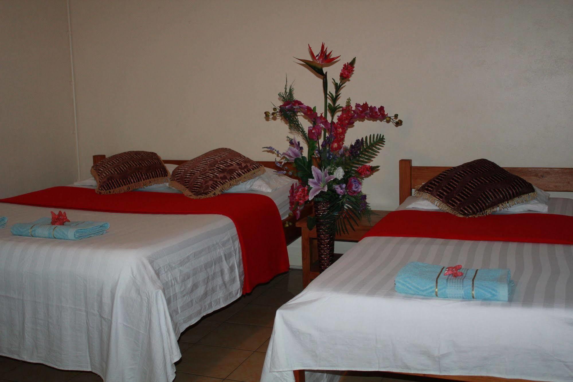 Pacific Paradise Motel Port Vila Exterior photo