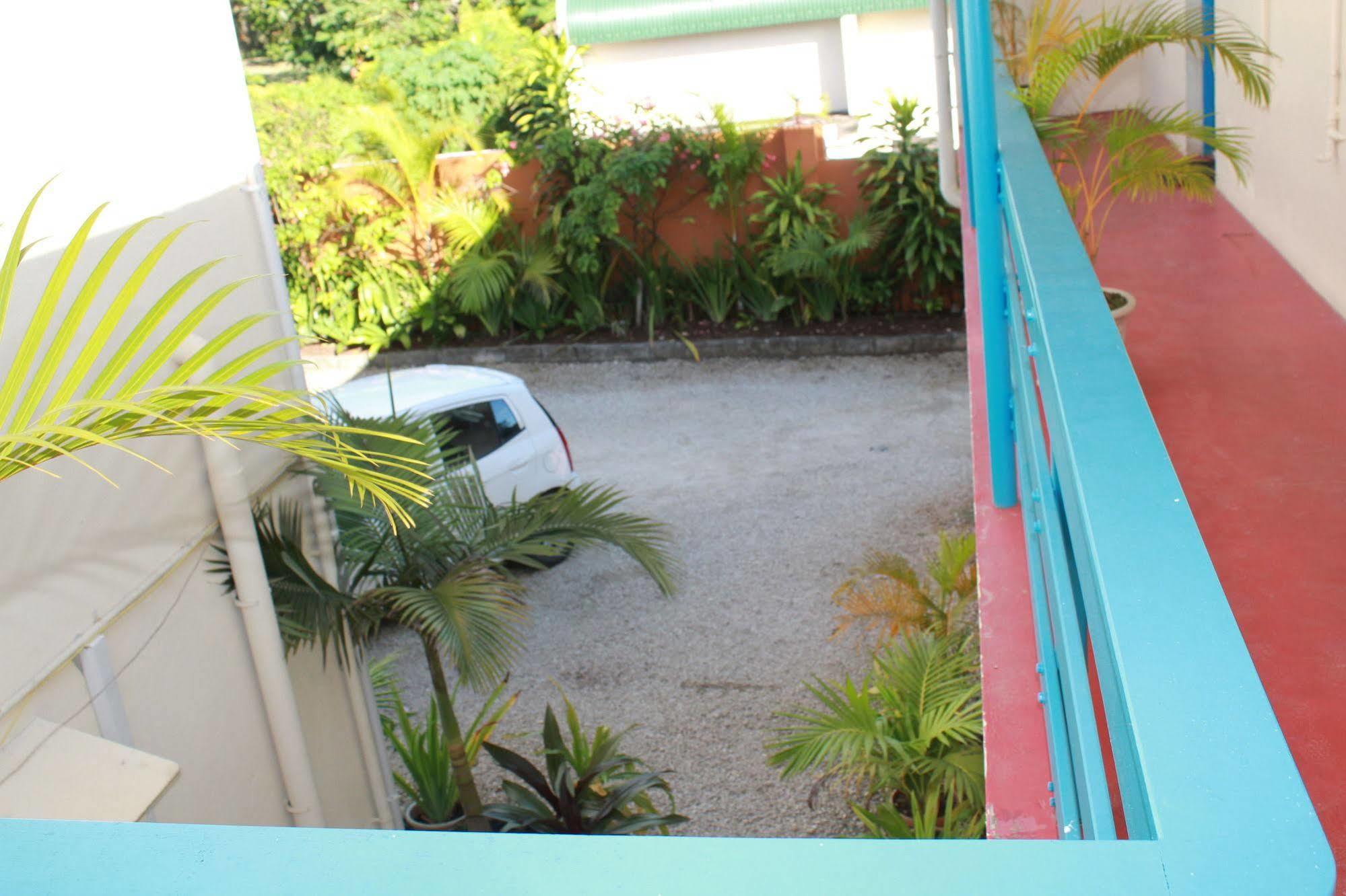 Pacific Paradise Motel Port Vila Exterior photo